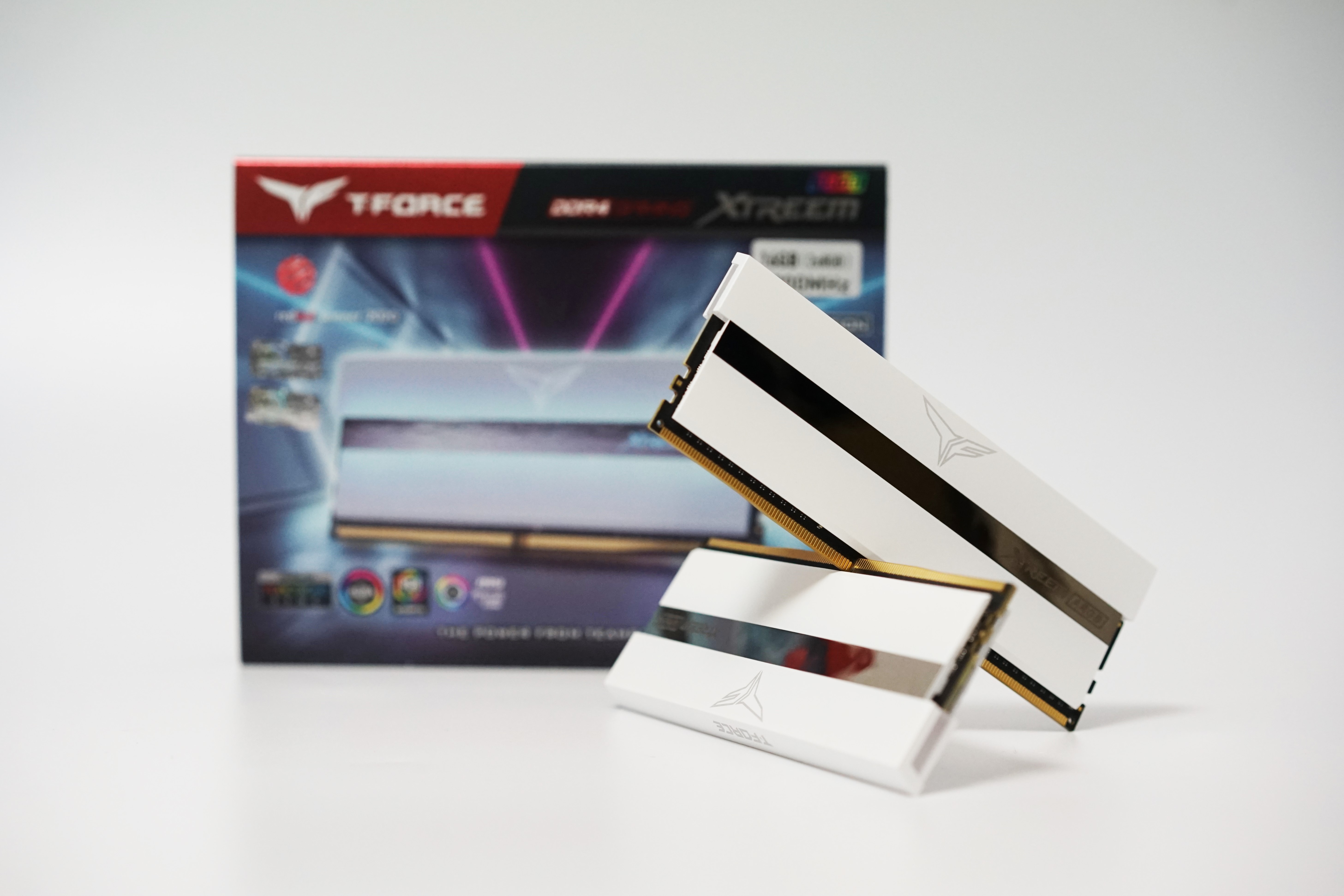 화이트의 미학, TeamGroup T-Force DDR4-3200 CL16 XTREEM ARGB WHITE